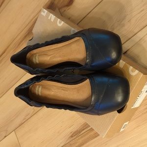 Toms ballet flat vegan "leather"